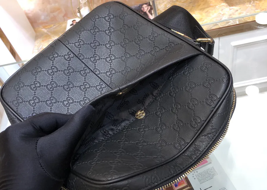 G Brand Bucket Bag with Premium Leather and Elegant Hardware