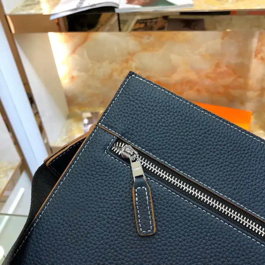 A💰400 H家 Latest Trend Crossbody Bag