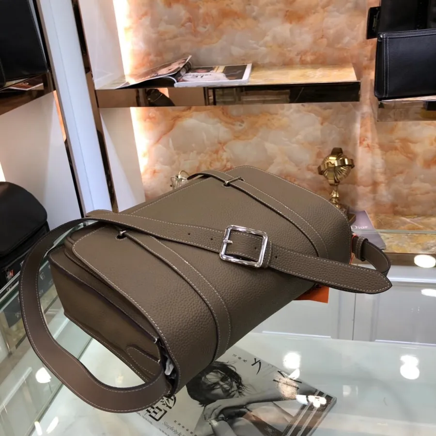 H Family Latest Men's Shoulder Bag with Crossbody Design