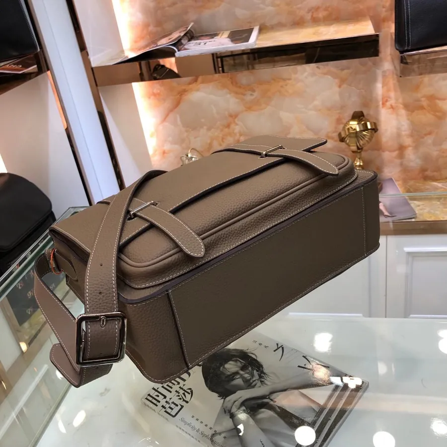 H Family Latest Men's Shoulder Bag with Crossbody Design