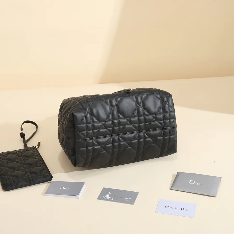 Toujours Handbag in Black Calfskin Medium Size