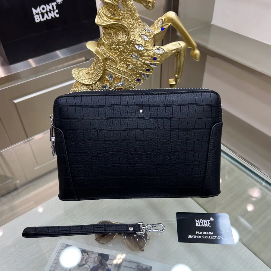 International Handbag, Premium Grained Calfskin, Simple Logo, Elegant Casual Design