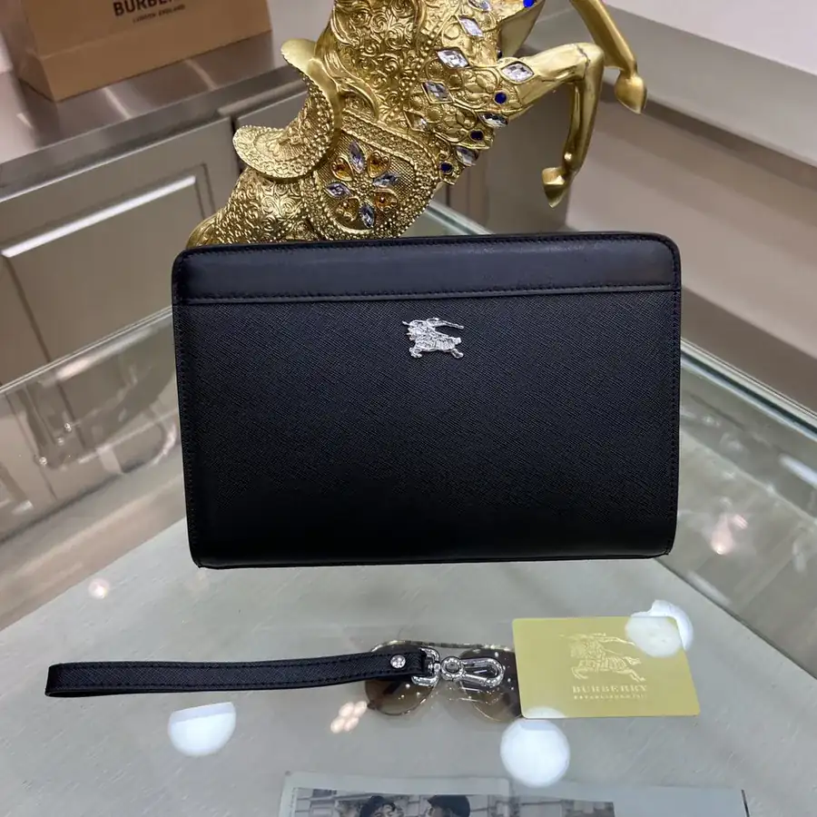 Burberry Men's Crossbody Bag Sleek and Stylish Design