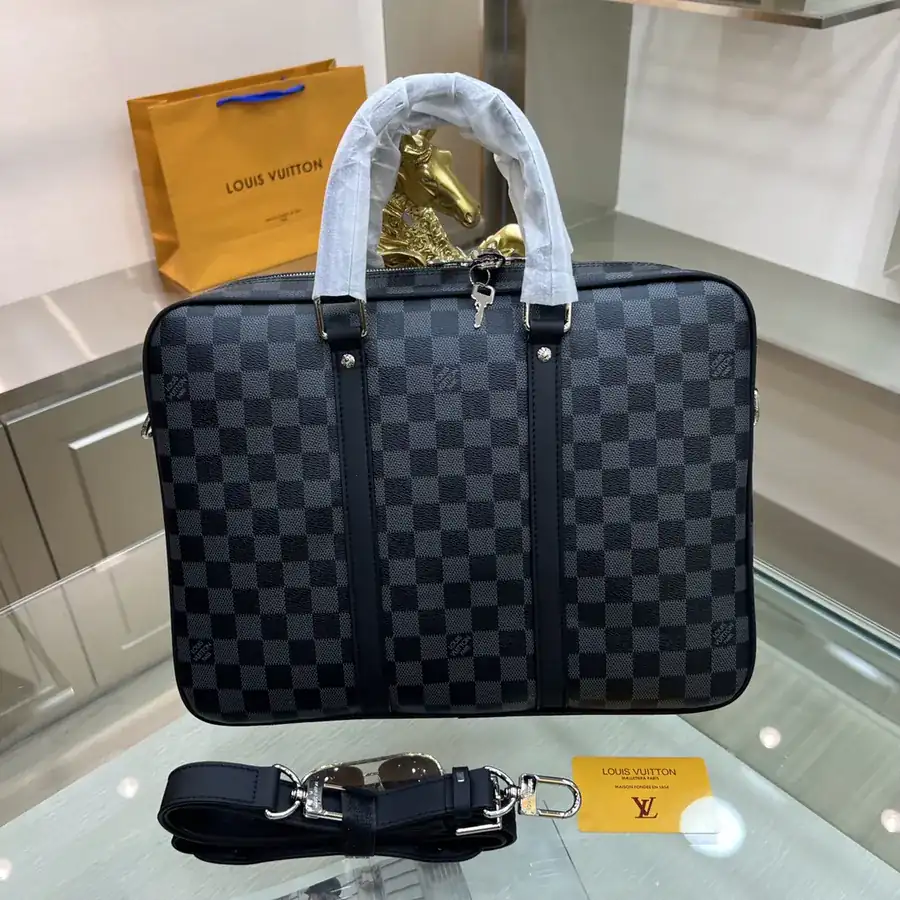 Louis Vuitton Graphite Porte Documents Voyage