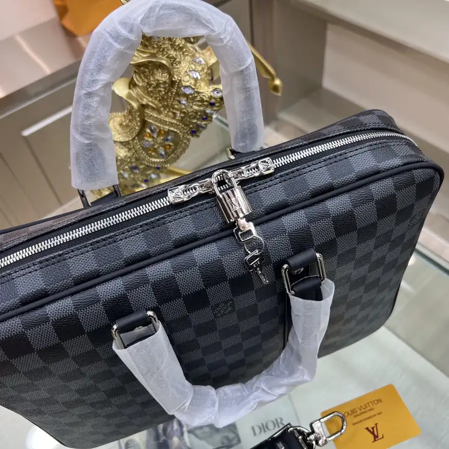 Louis Vuitton Graphite Porte Documents Voyage