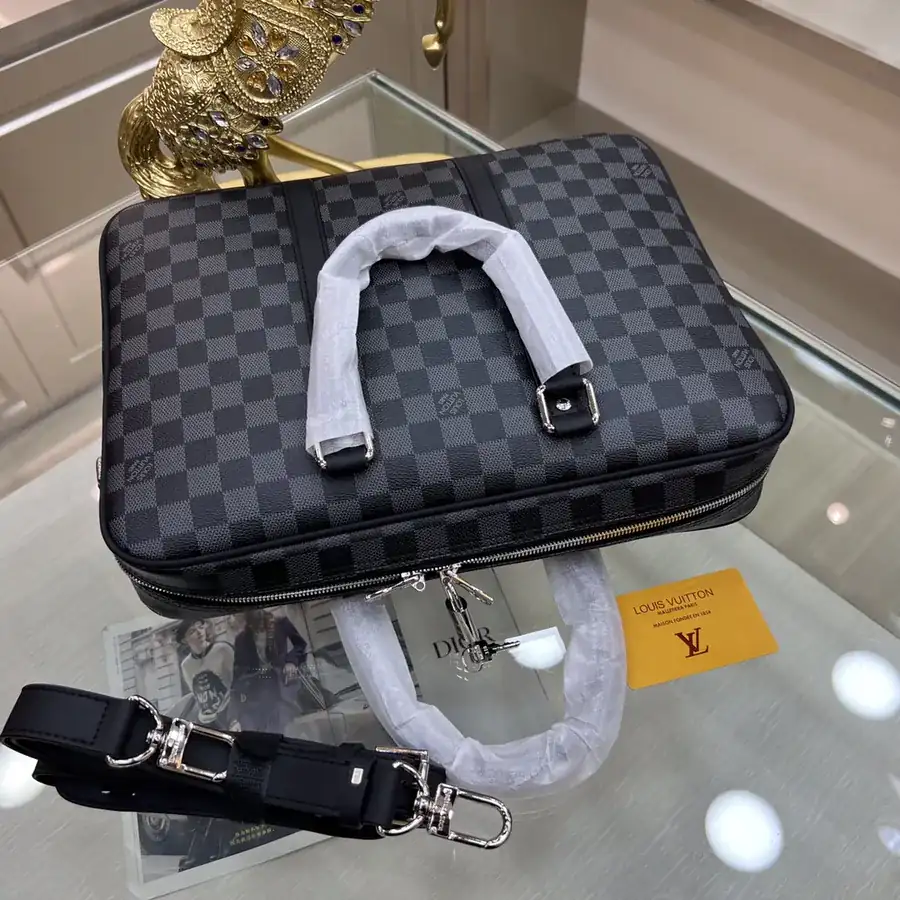 Louis Vuitton Graphite Porte Documents Voyage