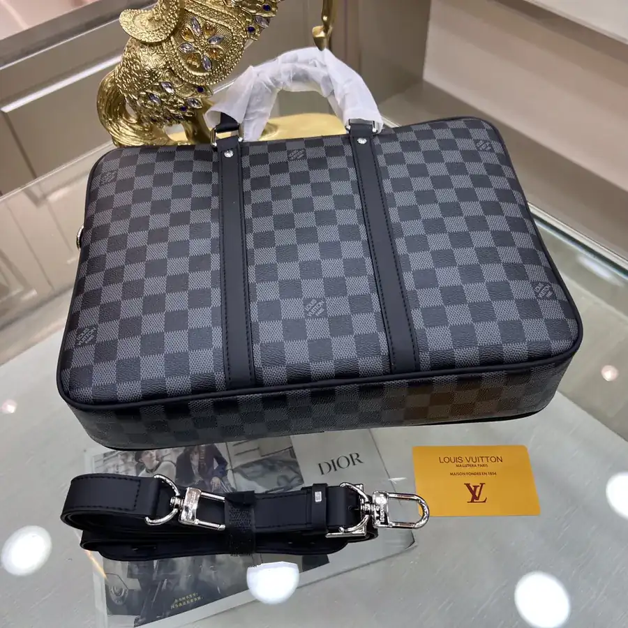 Louis Vuitton Graphite Porte Documents Voyage