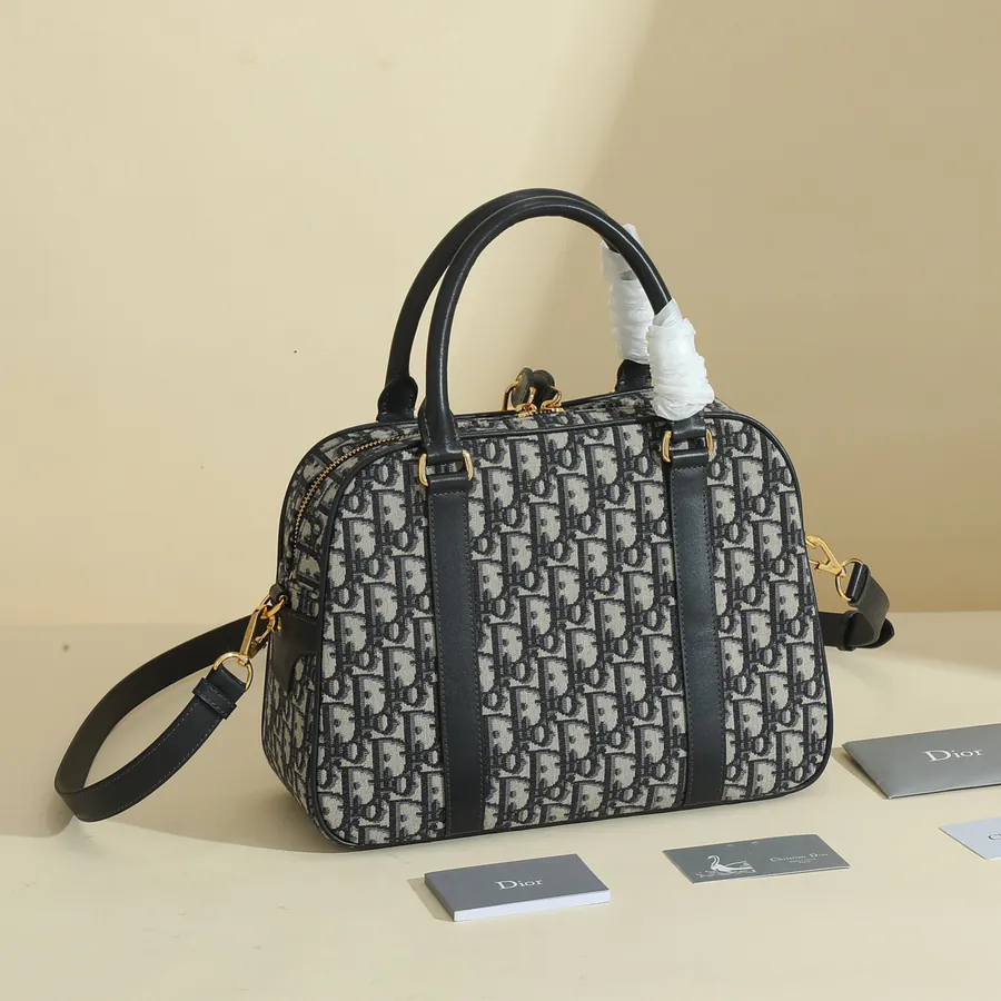 D Vibe Bowling Bag Large Sporty and Minimalist Design