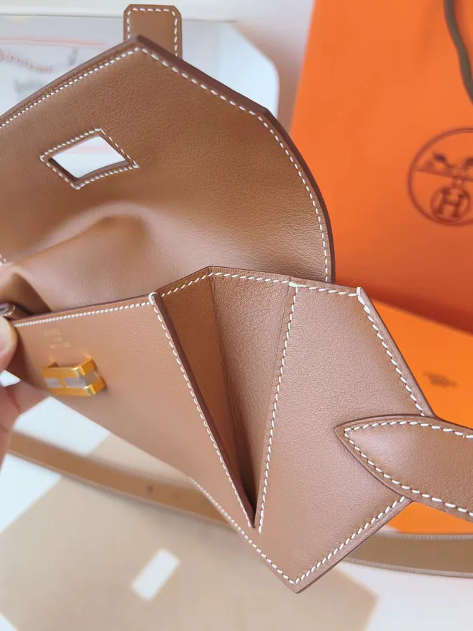 Elan Poet 24 Bucket Bag Swift Calfskin, Handmade