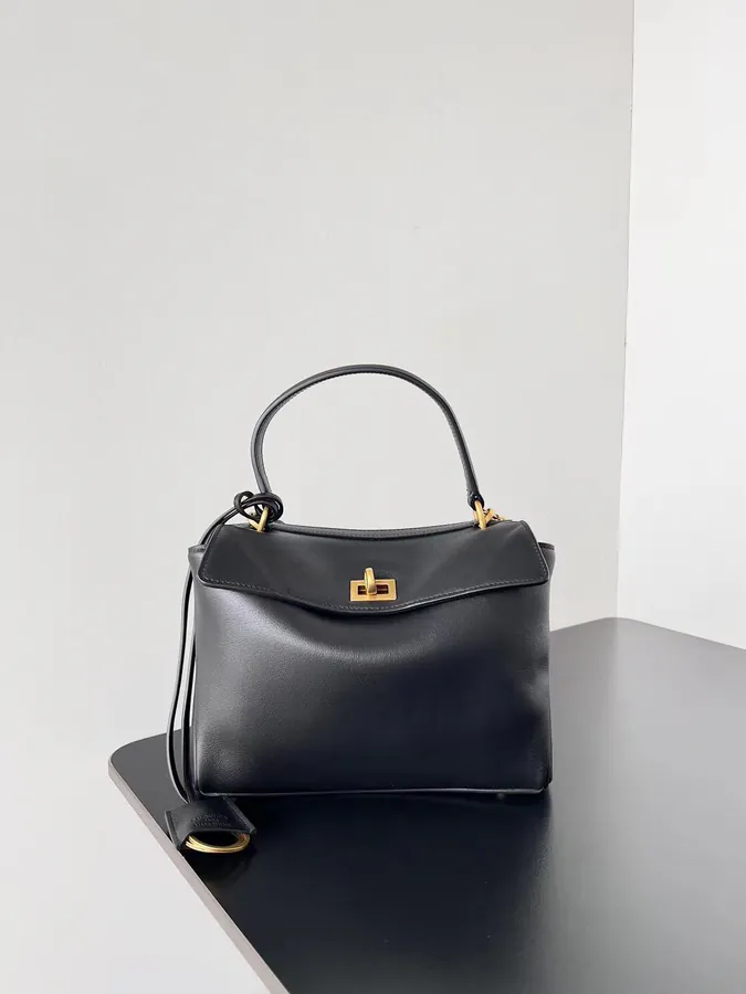 BaleNCIAGA Rodeo Oversized Bag with Chic Style