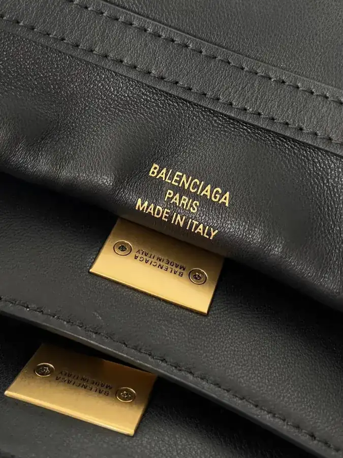BaleNCIaga Rodeo Oversized Bag with Grained Calfskin