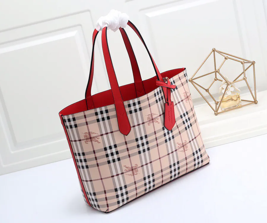 B Brand Practical Functional Shopping Bag with Classic Leather Look