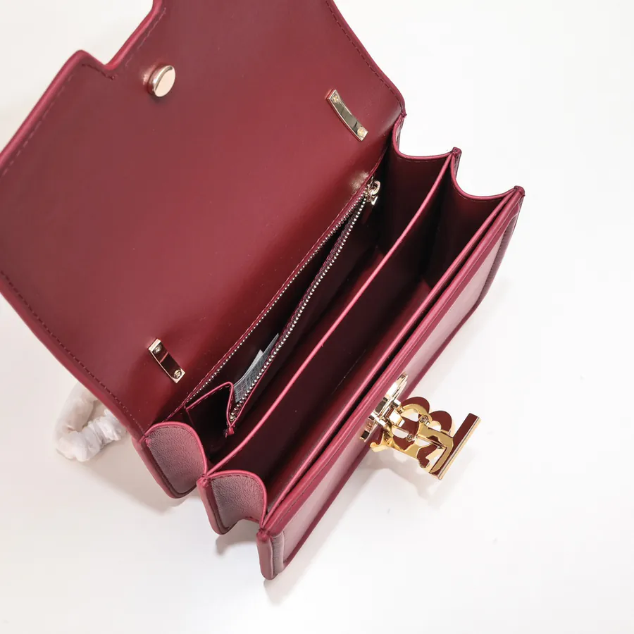 Thomas Burberry Exclusive Zip Closure Tote