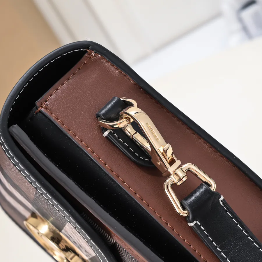 Burberry New Tote Bag with Grained Leather and Classic Pattern