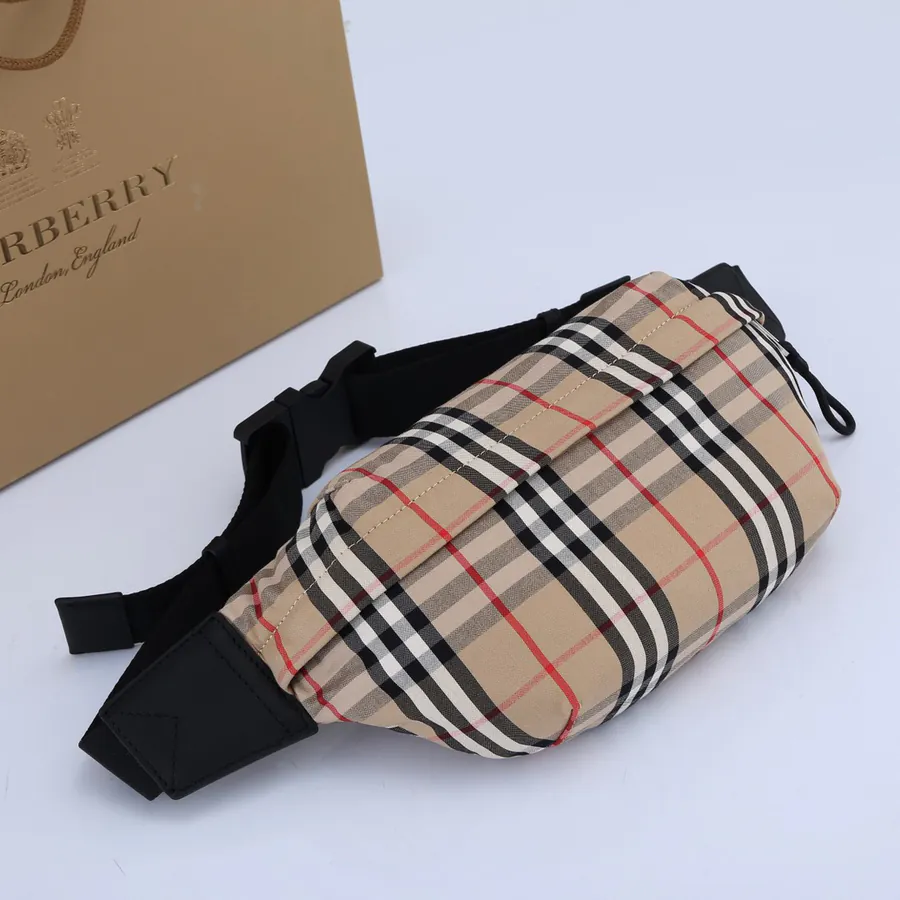 B Brand Bag Vintage Style Bucket Bag with Grained Calfskin and Leather Trim