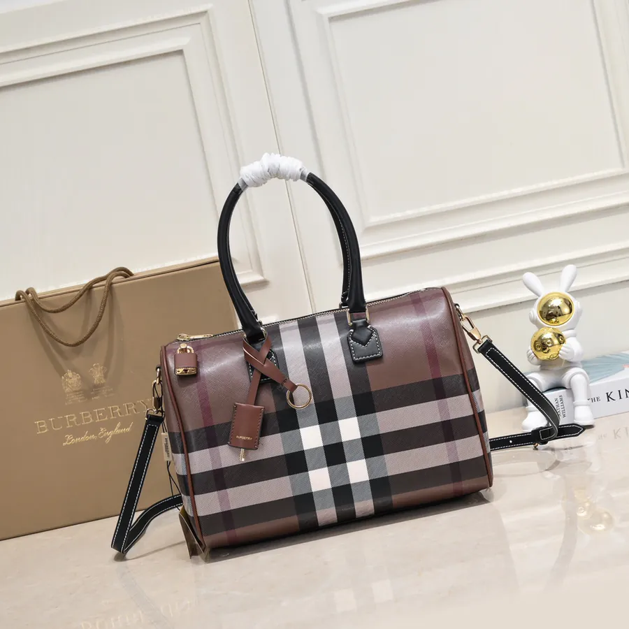 Bur Upgraded Bucket Bag in Grained Calfskin