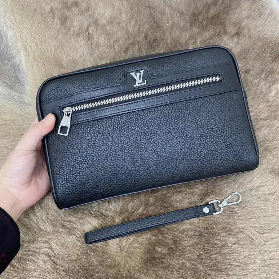 LV Louis Vuitton Bucket Bag in Grained Calfskin