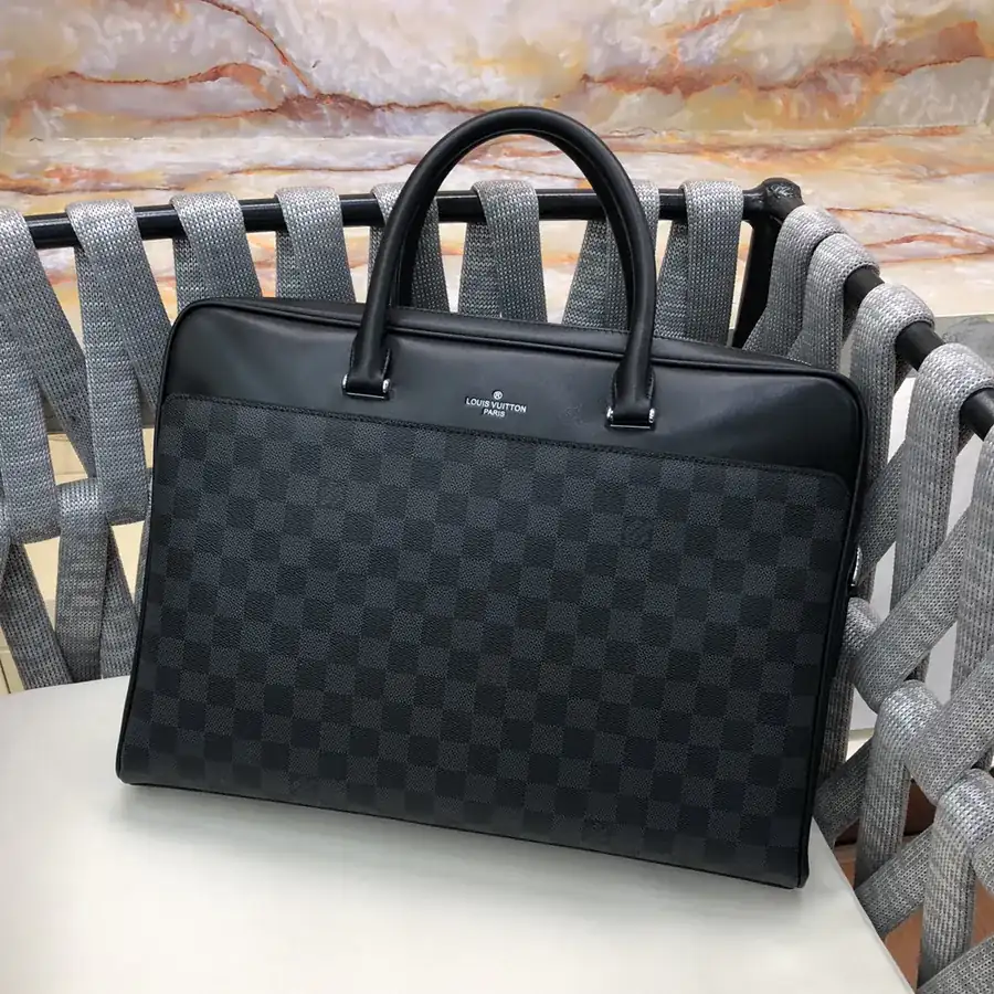 LV Louis Vuitton Men's Premium Leather Bag