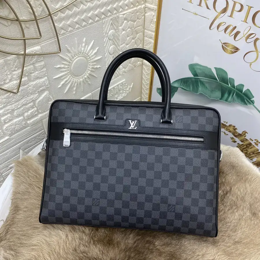 LV Louis Vuitton Men's Premium Leather Bag
