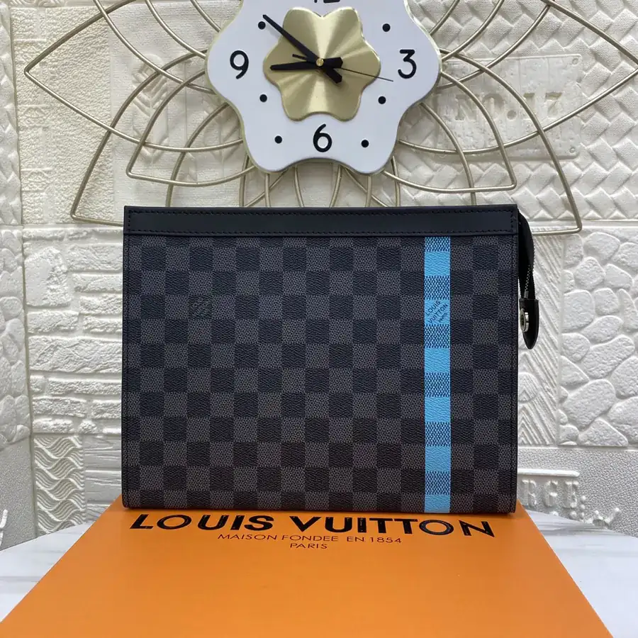 Pochette Voyage Handbag with Damier Latitude Pattern