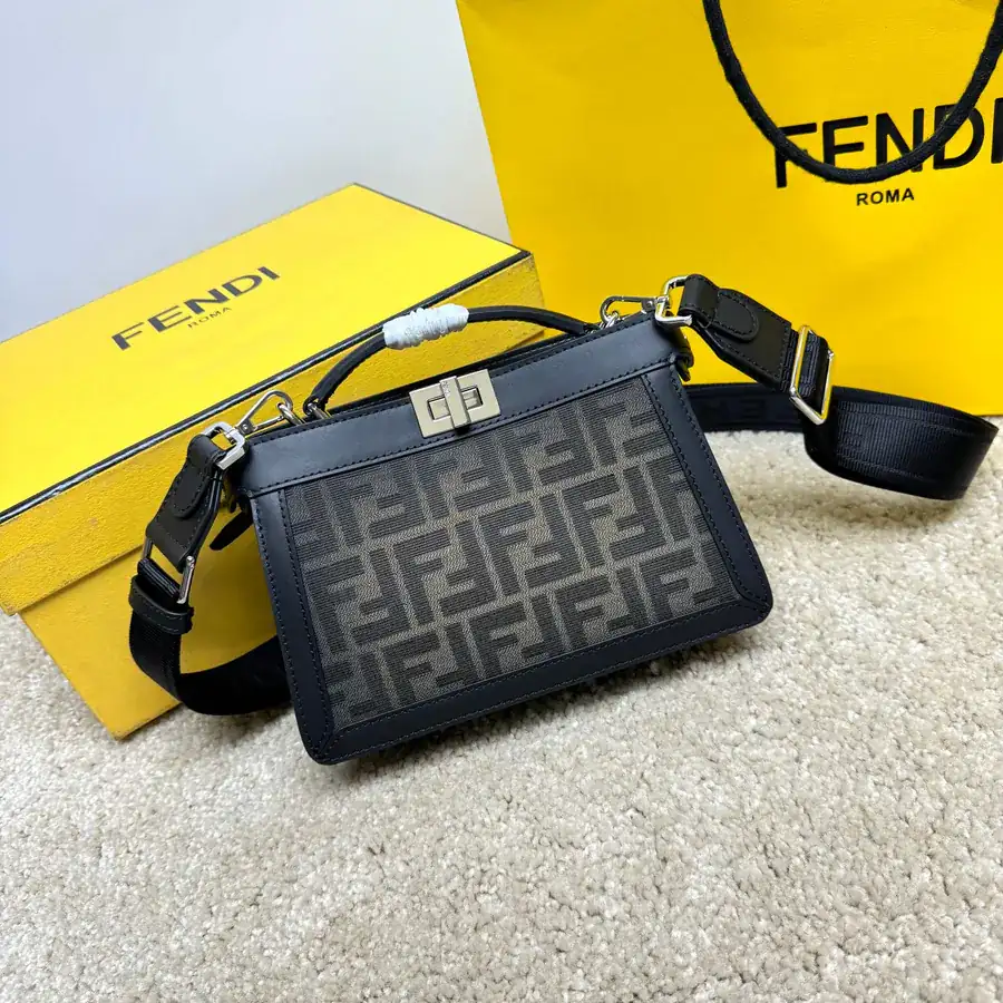 Peekaboo ISeeU XCross Handbag with Grained Calfskin and Classic Twist Lock