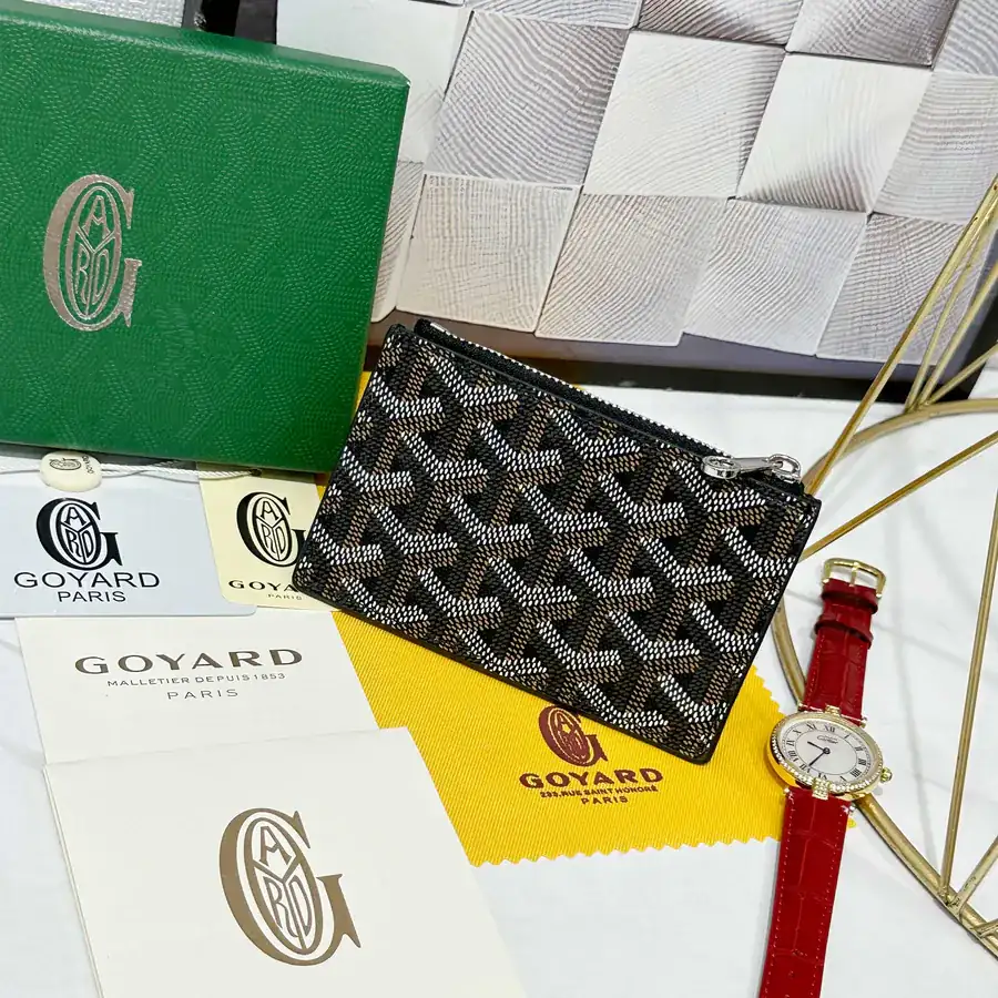 Goya Bourbon Zip Wallet with Practical Design