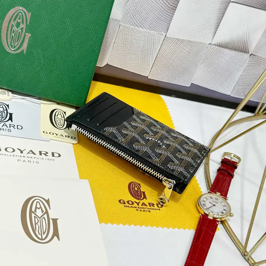 Goya Bourbon Zip Wallet with Practical Design