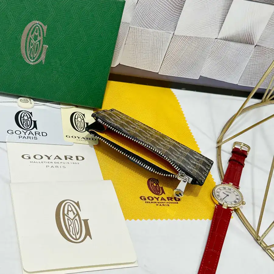 Goya Bourbon Zip Wallet with Practical Design