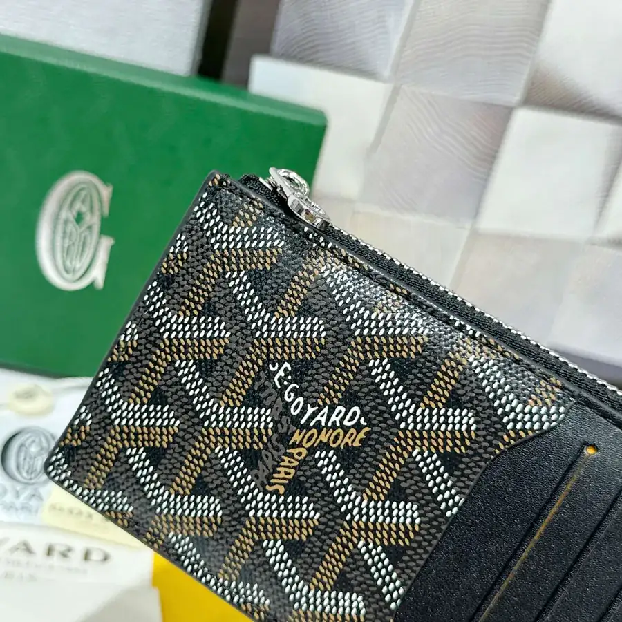 Goya Bourbon Zip Wallet with Practical Design