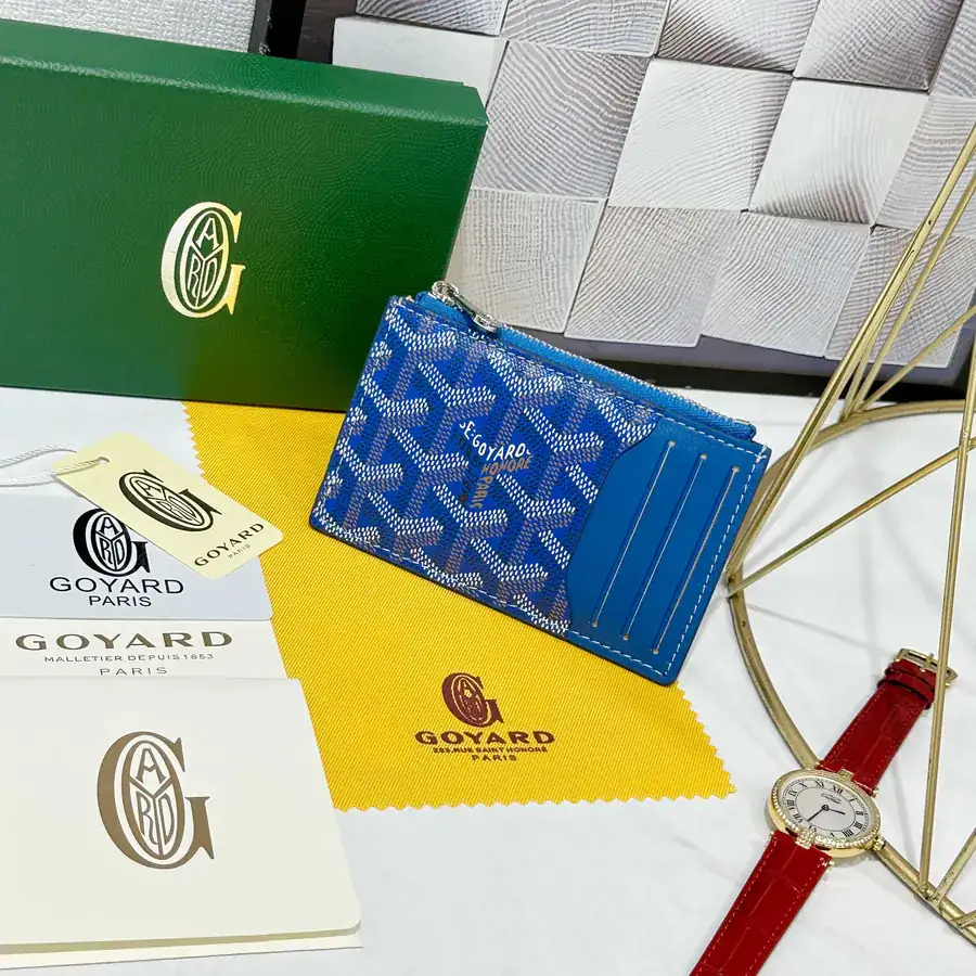 Goya Bourbon Zip Wallet Compact and Functional