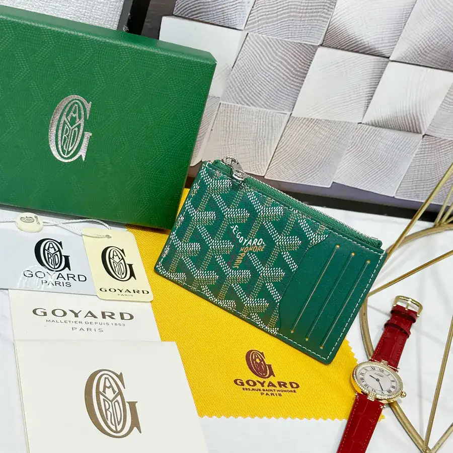 Goya Bourbon Zip Wallet Compact and Functional