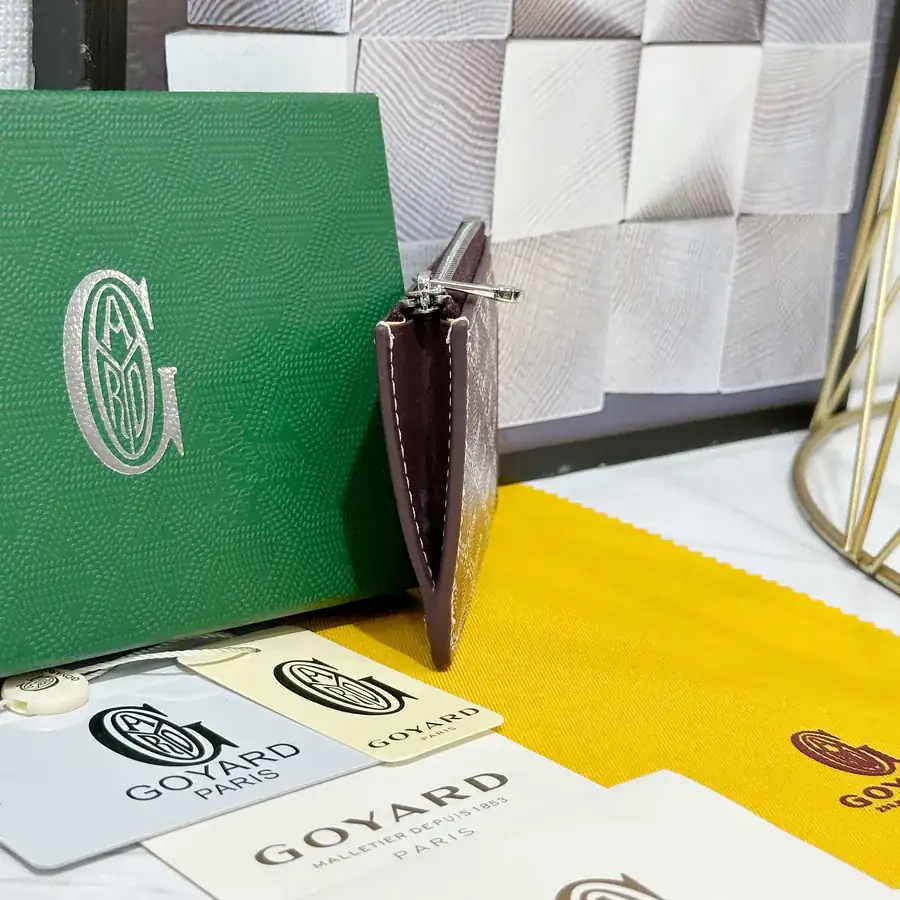 Goya Bourbon Zip Wallet with Practicality and Style