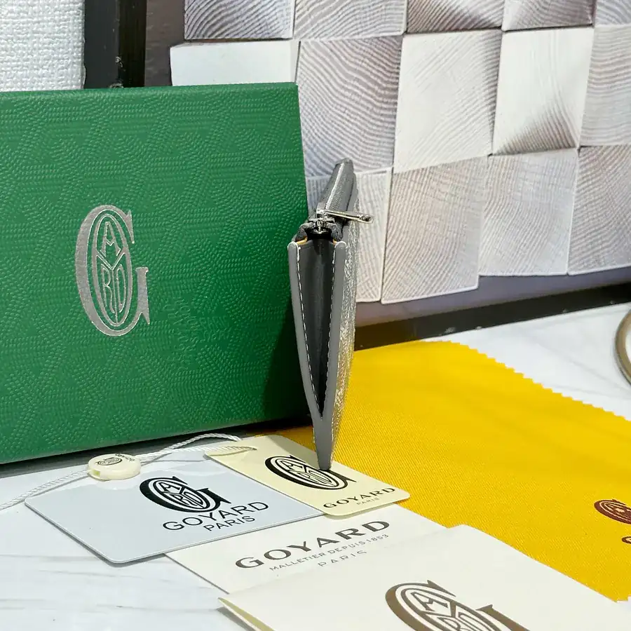 Goya Bourbon Zip Wallet Compact and Functional