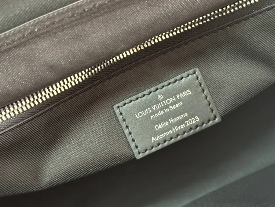 Montsouris Messenger Bag Black