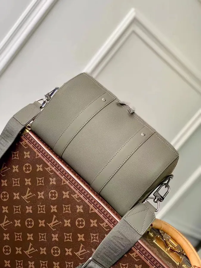 City Keepall Handbag in Full Leather