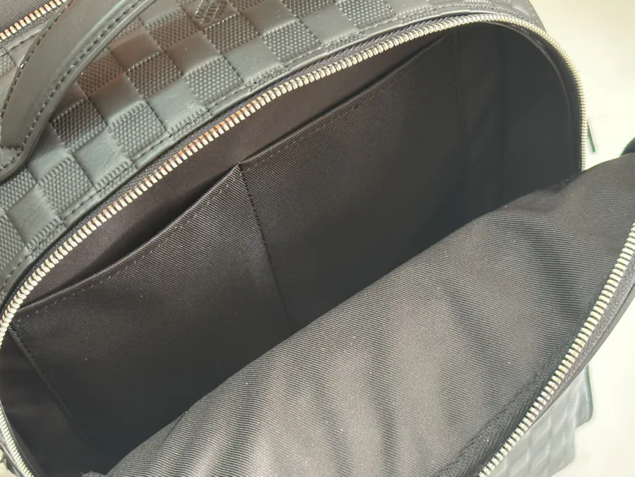 Avenue Damier Graphite Coated Canvas Messenger Bag