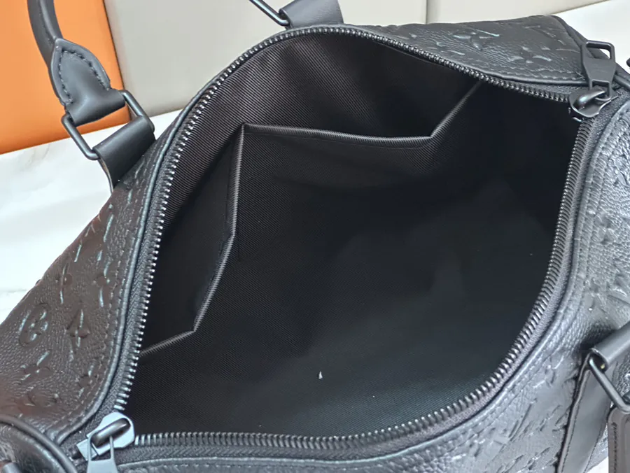 Louis Vuitton Keepall Bandoulière 35 Handbag
