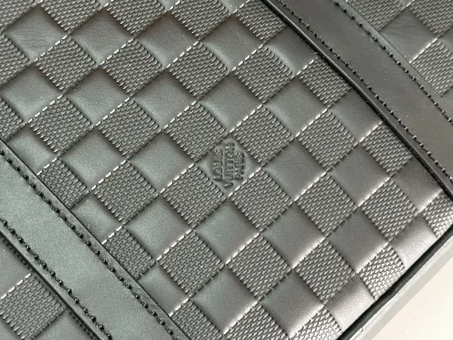 N40444 Damier Infini Leather Voyage Briefcase