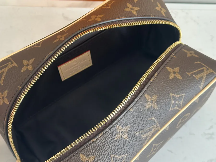 Loer Do Kit Monogram Eipse Canvas Cosmetic Bag