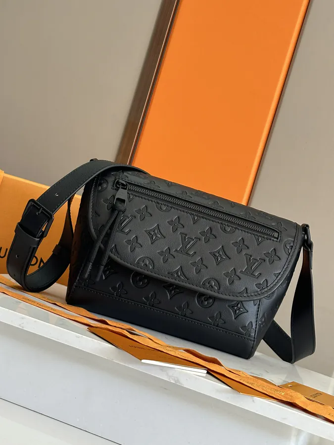 ULSE Messenger Bag