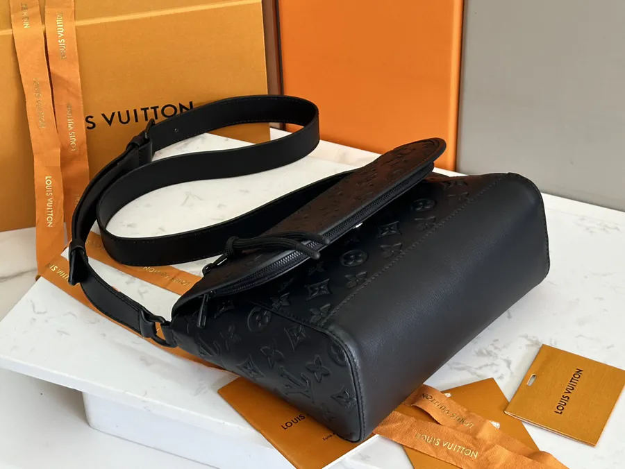 ULSE Messenger Bag
