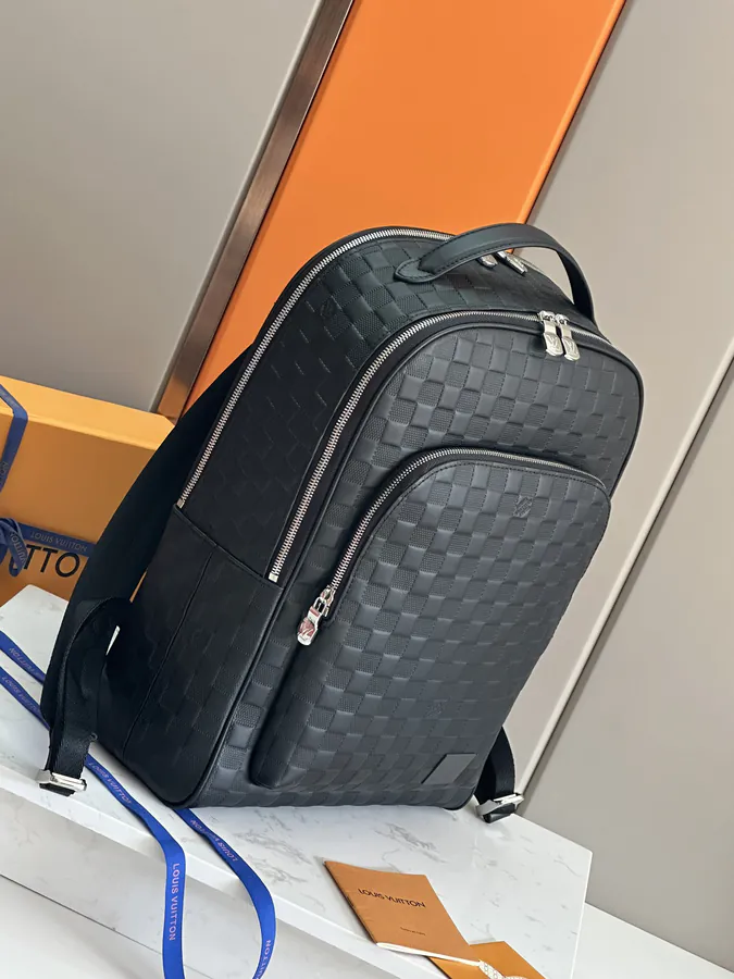 Avenue Damier Graphite Coated Canvas Messenger Bag