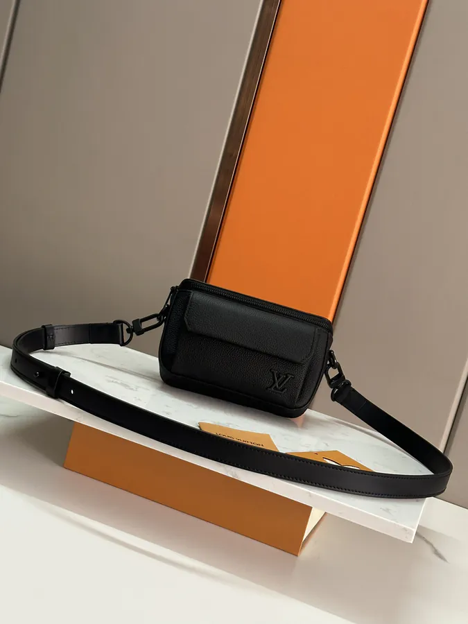Pilot Mini Tote in Grained Calfskin
