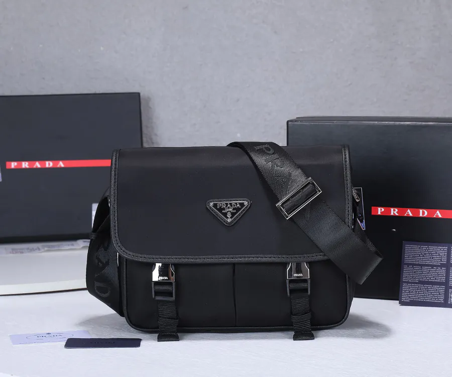 P Mail Bag 304 Classic Postal Style
