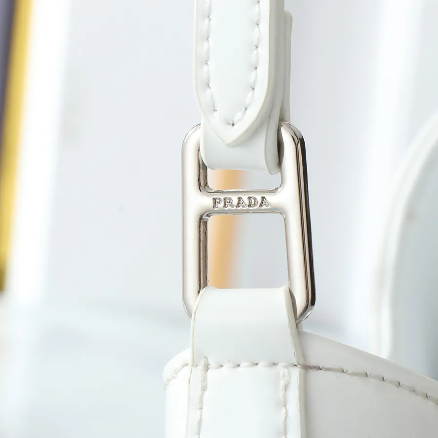 Cheo Shoulder Bag with Adjustable Straps