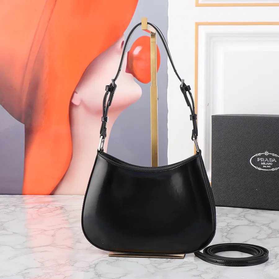 Cheo Shoulder Bag with Adjustable Straps