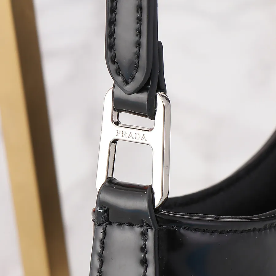 Cheo Shoulder Bag with Adjustable Straps