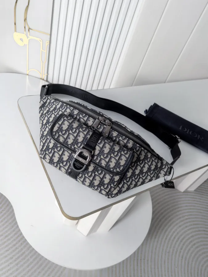 8 Spring 2025 Collection Bucket Bag