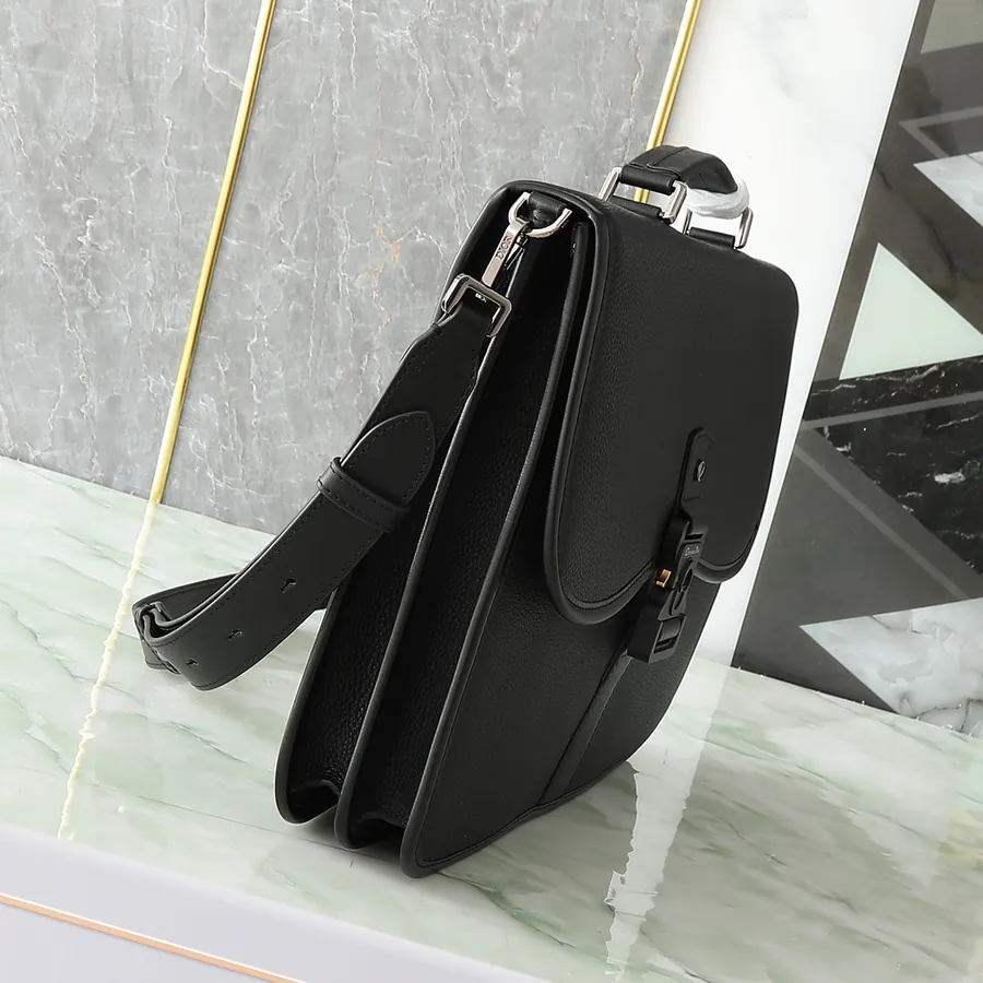 Gallop Detachable Adjustable Strap Aluminum Clasp Grained Calfskin Briefcase
