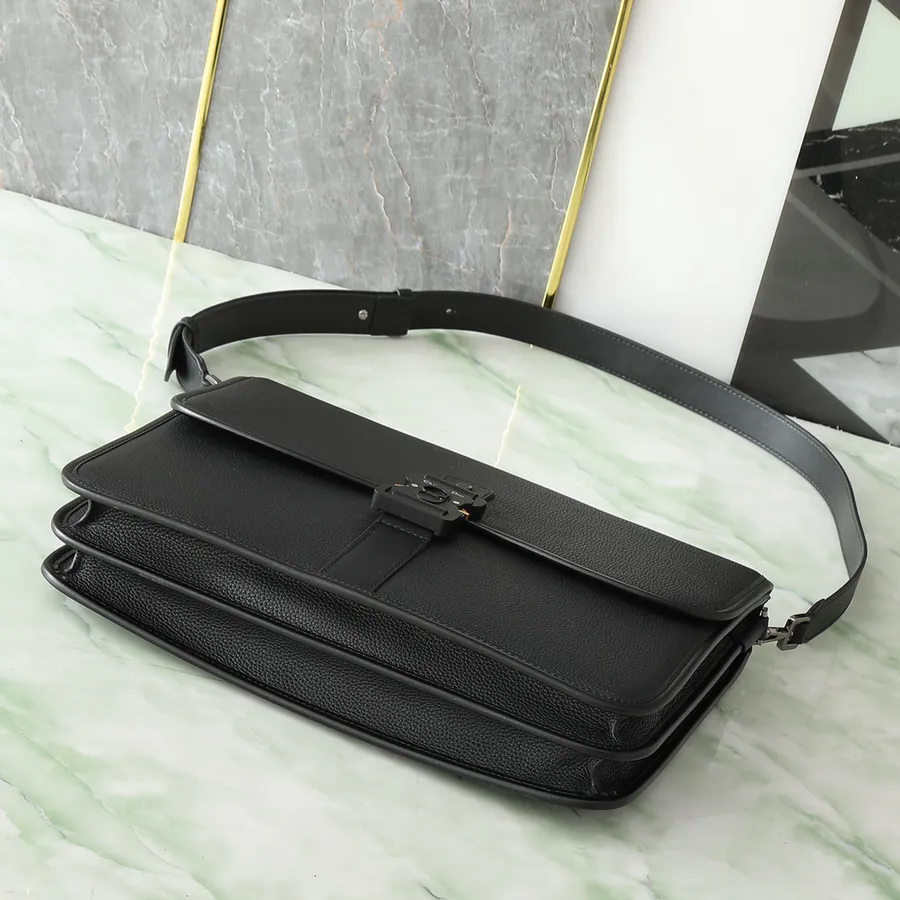 Gallop Detachable Adjustable Strap Aluminum Clasp Grained Calfskin Briefcase